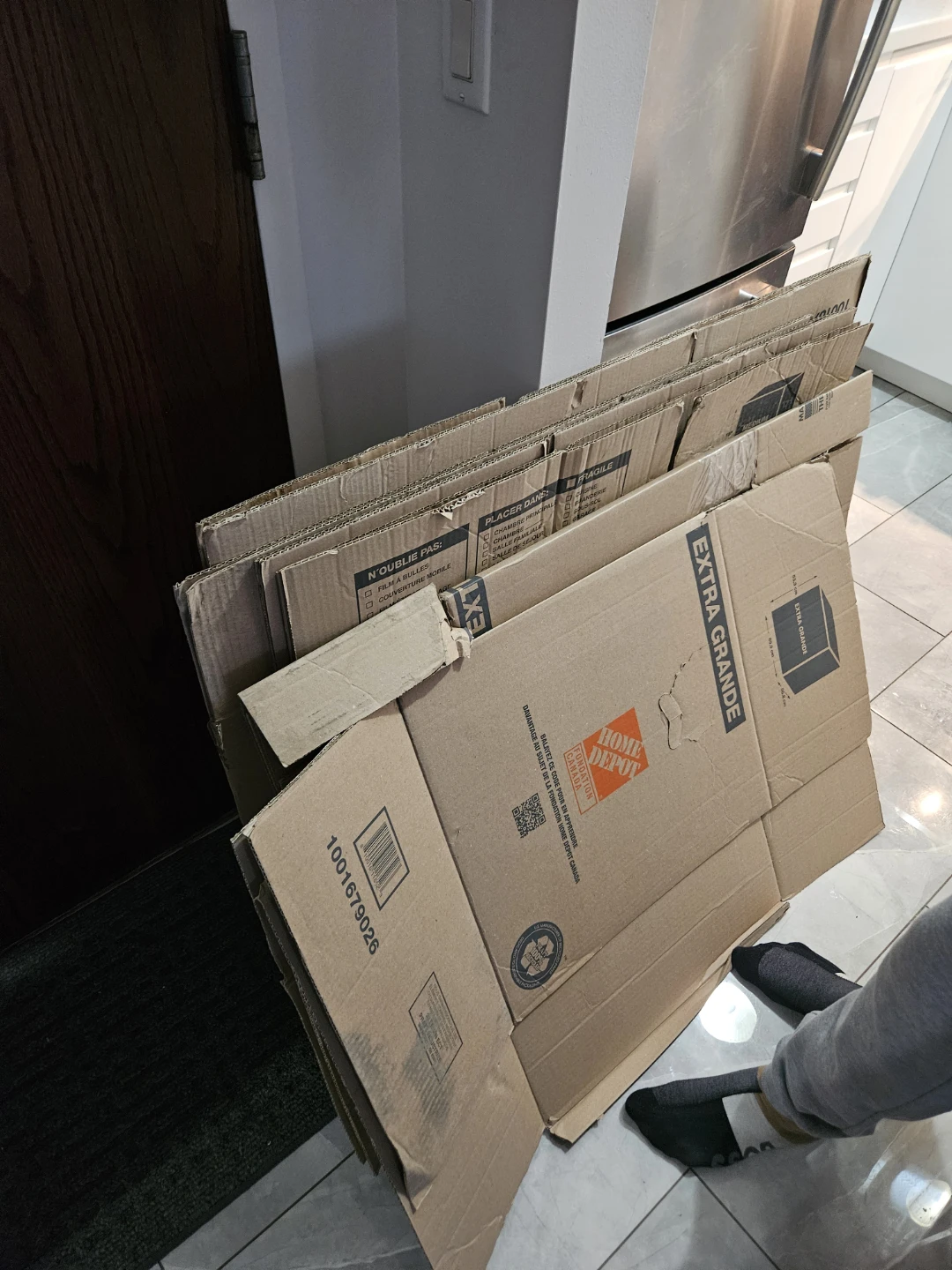 Home Depot Extra Large and medium Cardboard Moving Boxes - photo 2