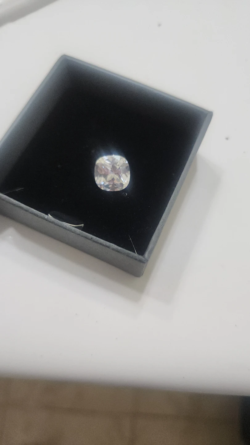 Cushion Cut diamond in Box