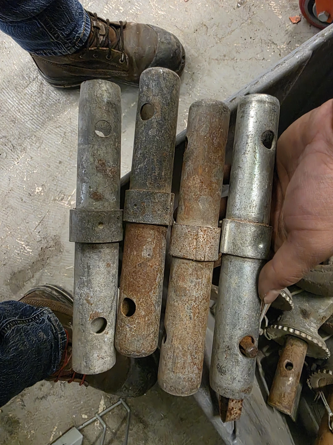 Set of 4 Scaffolding Casters with Pins - photo 3