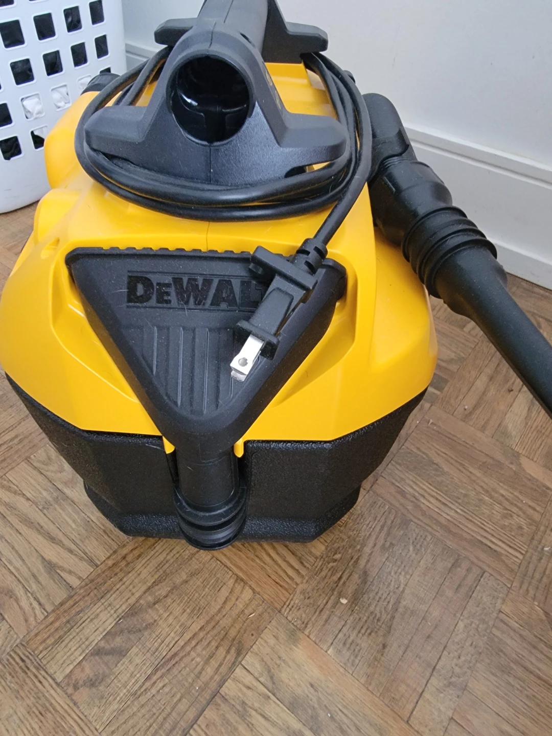DEWALT Wet/Dry Vacuum - photo 2