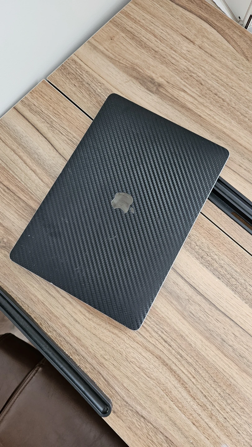 MacBook Air M1 13.3-inch, 16GB Memory