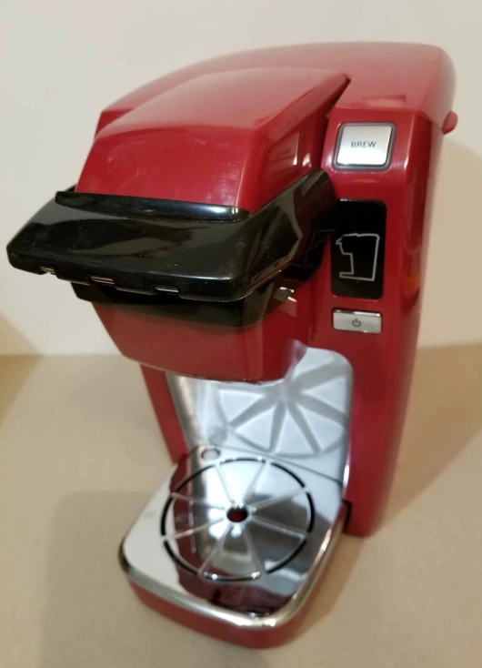 RED SINGLE SERVE KEURIG COFFEE MAKER! *COMES w/RETRACTABLE CORD* - photo 2