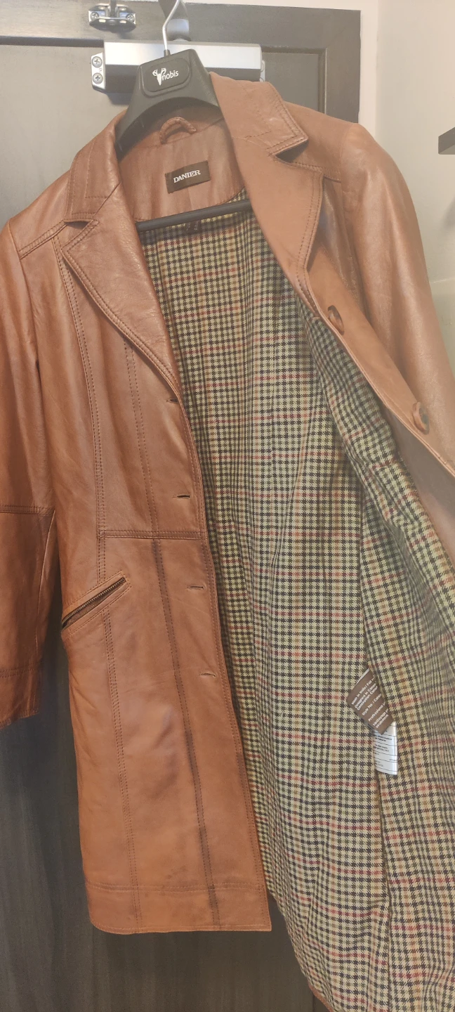 Danier Leather Coat - Size S/P (UK12) - photo 3