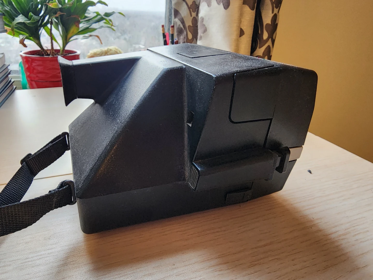 Vintage Polaroid Sun 600 LMS Instant Camera - photo 4