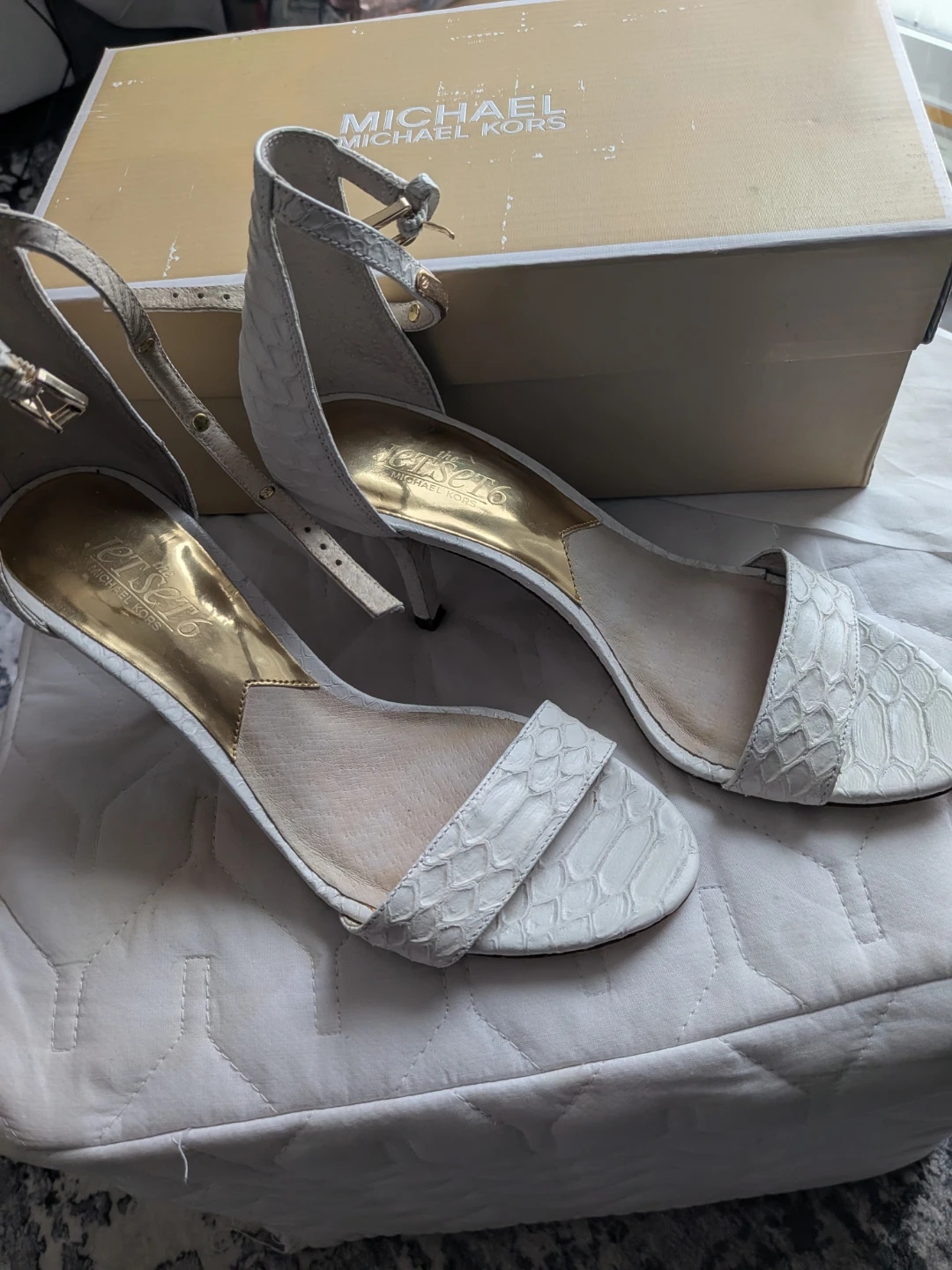 Michael Kors Jet Set White Heels - photo 2