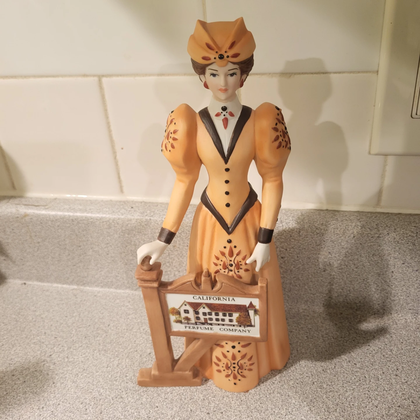 Avon 2013-2014 Figurine