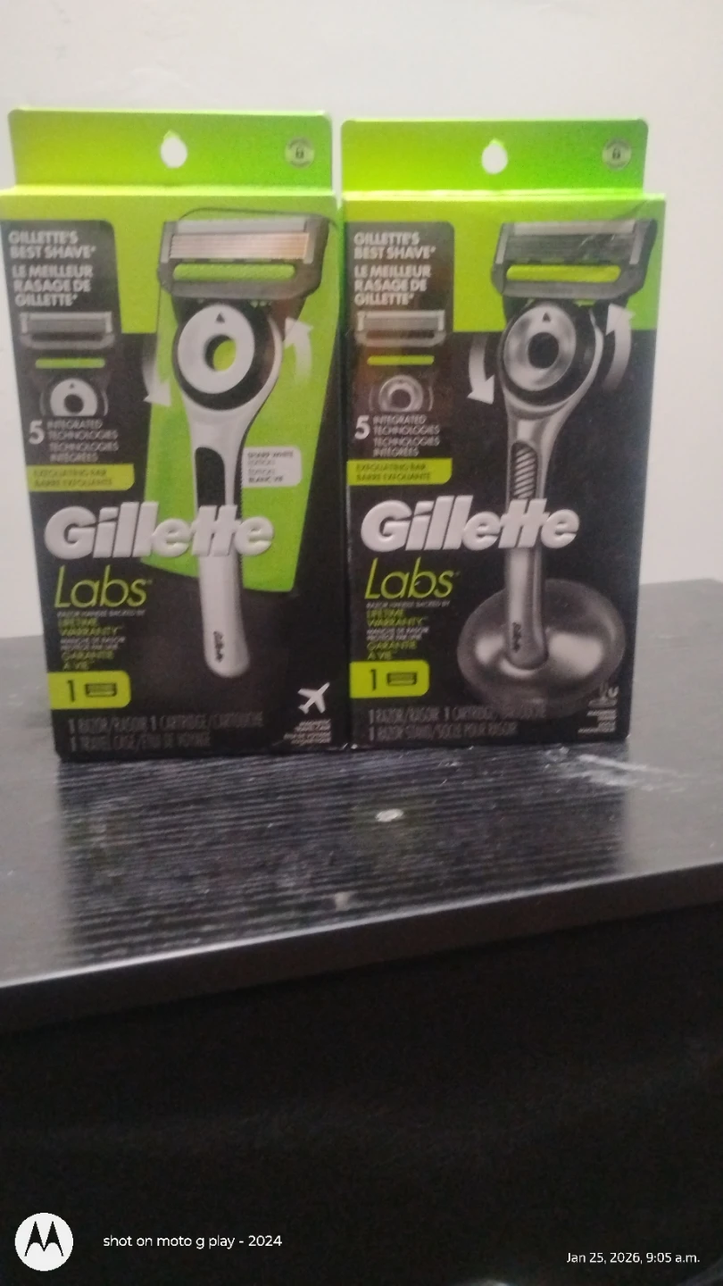 Gillette Labs Razor with Exfoliating Bar - 2 Pack