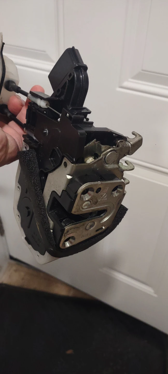 Nissan Altima 2012 driver door Latch Mechanism - photo 2