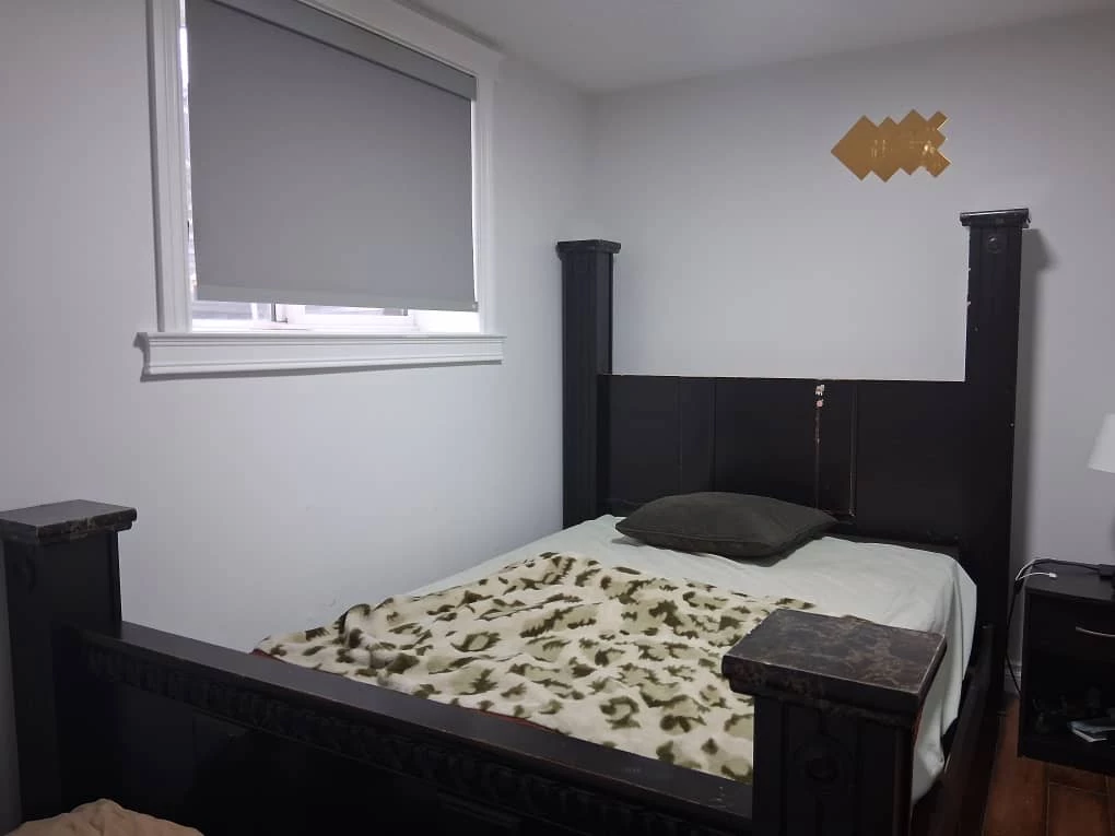 Dark Wood Queen Size Bed Frame - photo 2