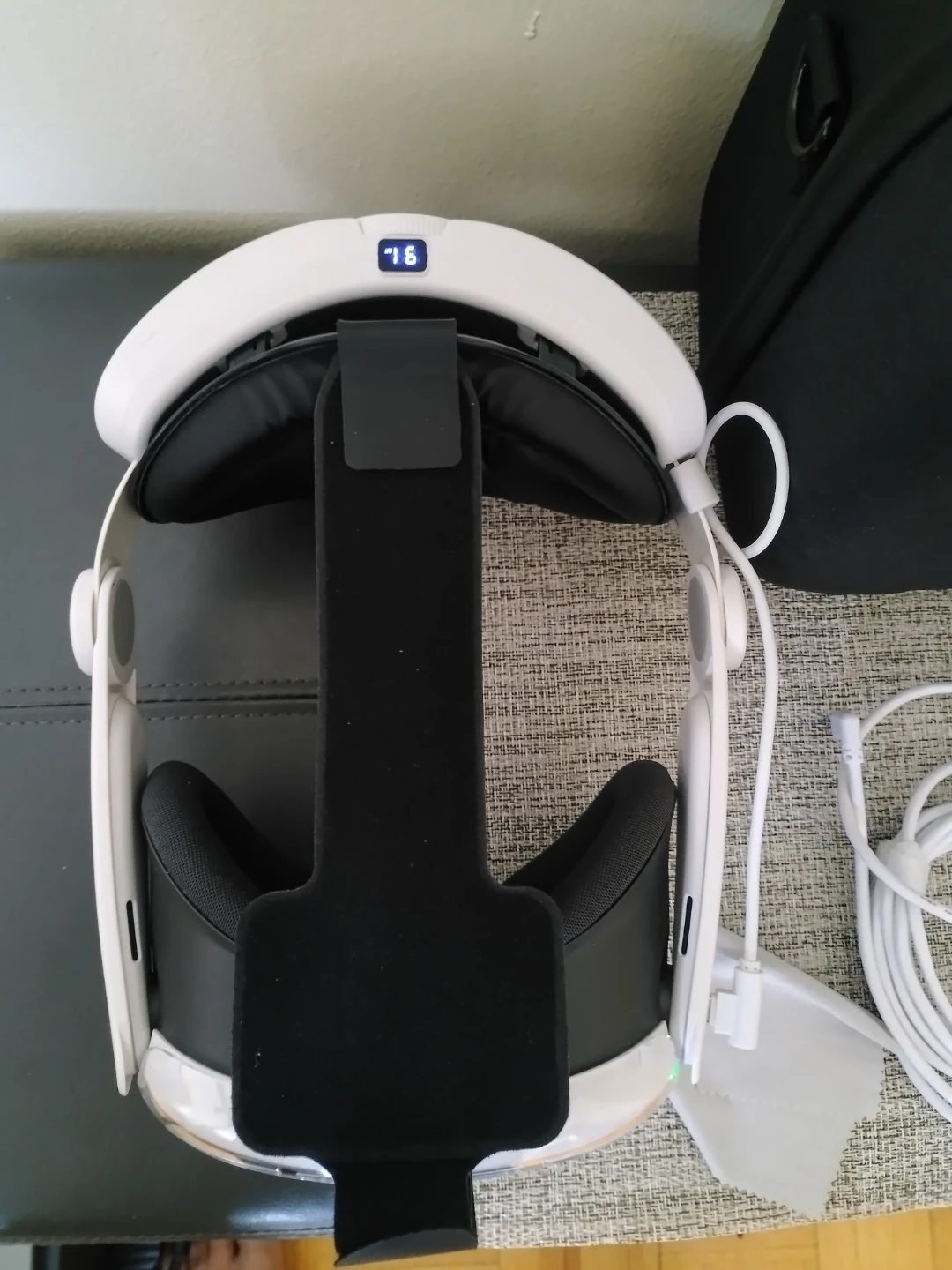 Meta Quest Pro VR Headset - photo 5