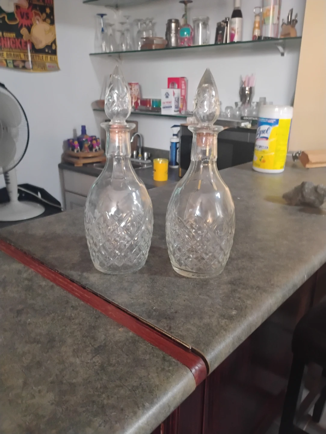 Set of 2 Clear vintage Decanters with Crystal Stoppers - photo 2