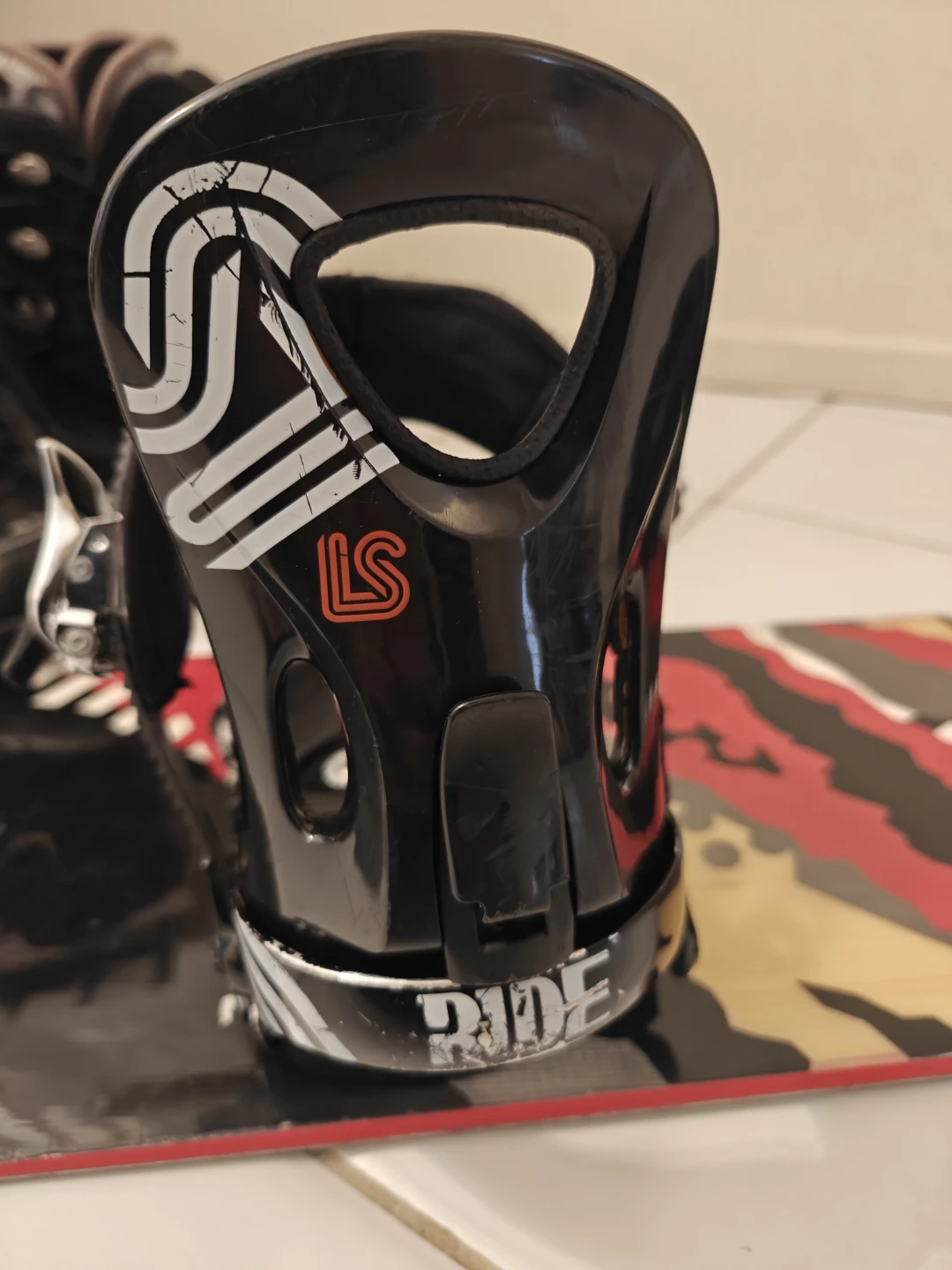 K2 Snowboard 158 + Size 10 boots - photo 4