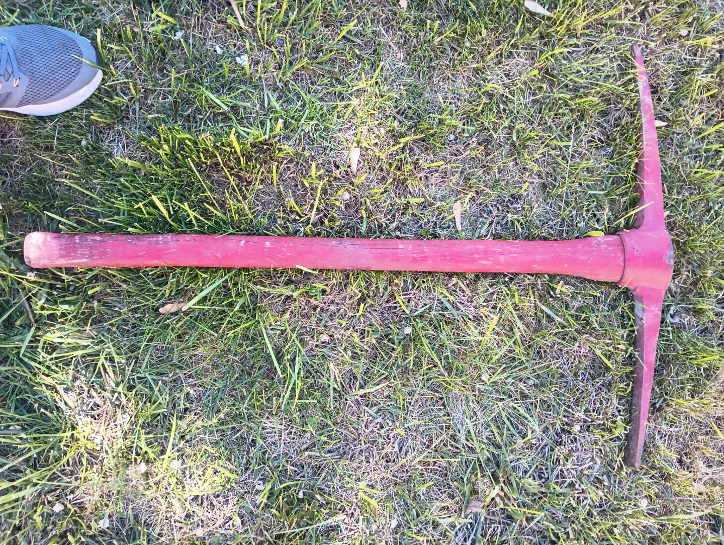 Vintage Red Pickaxe - photo 2