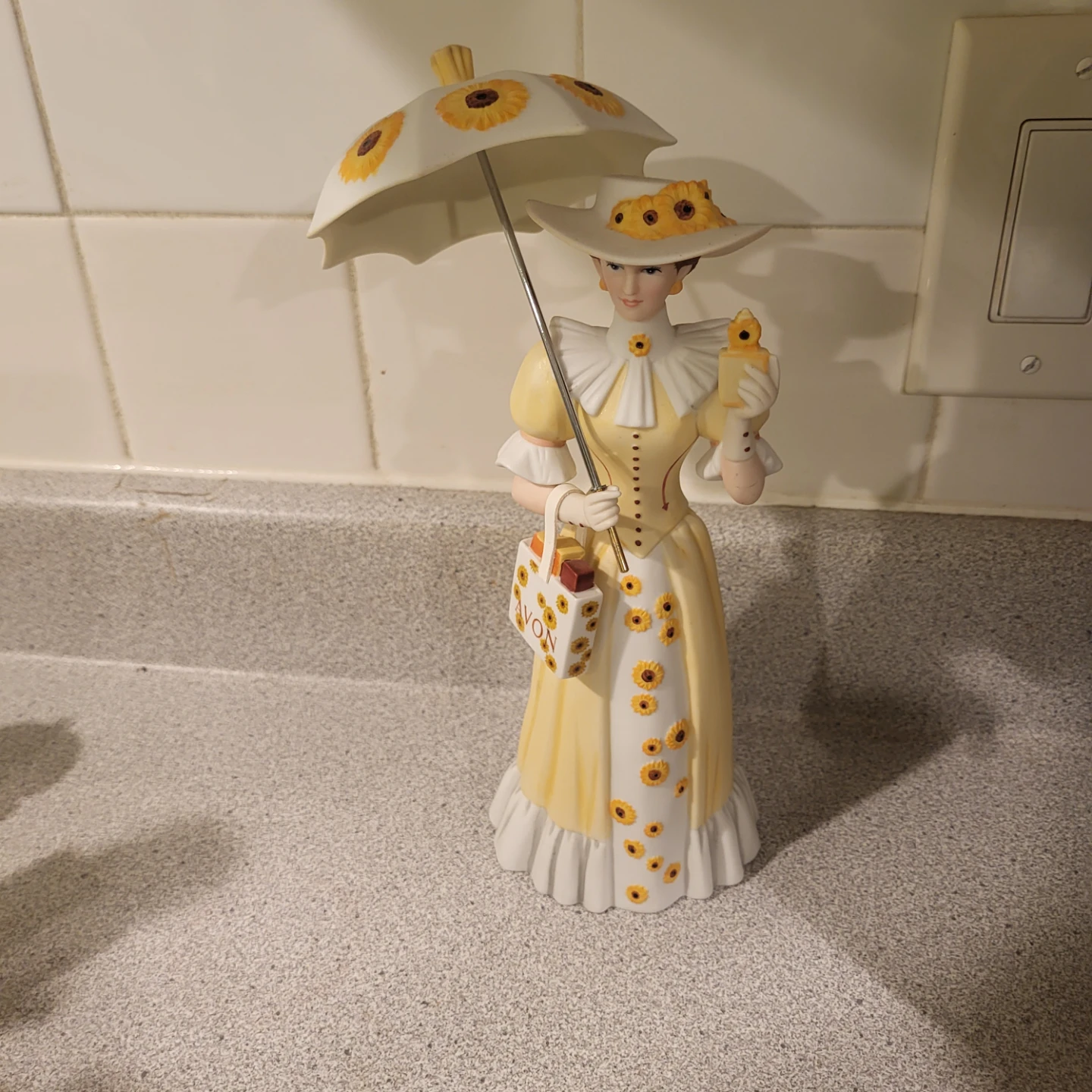 Avon 2012/2013 Figurine