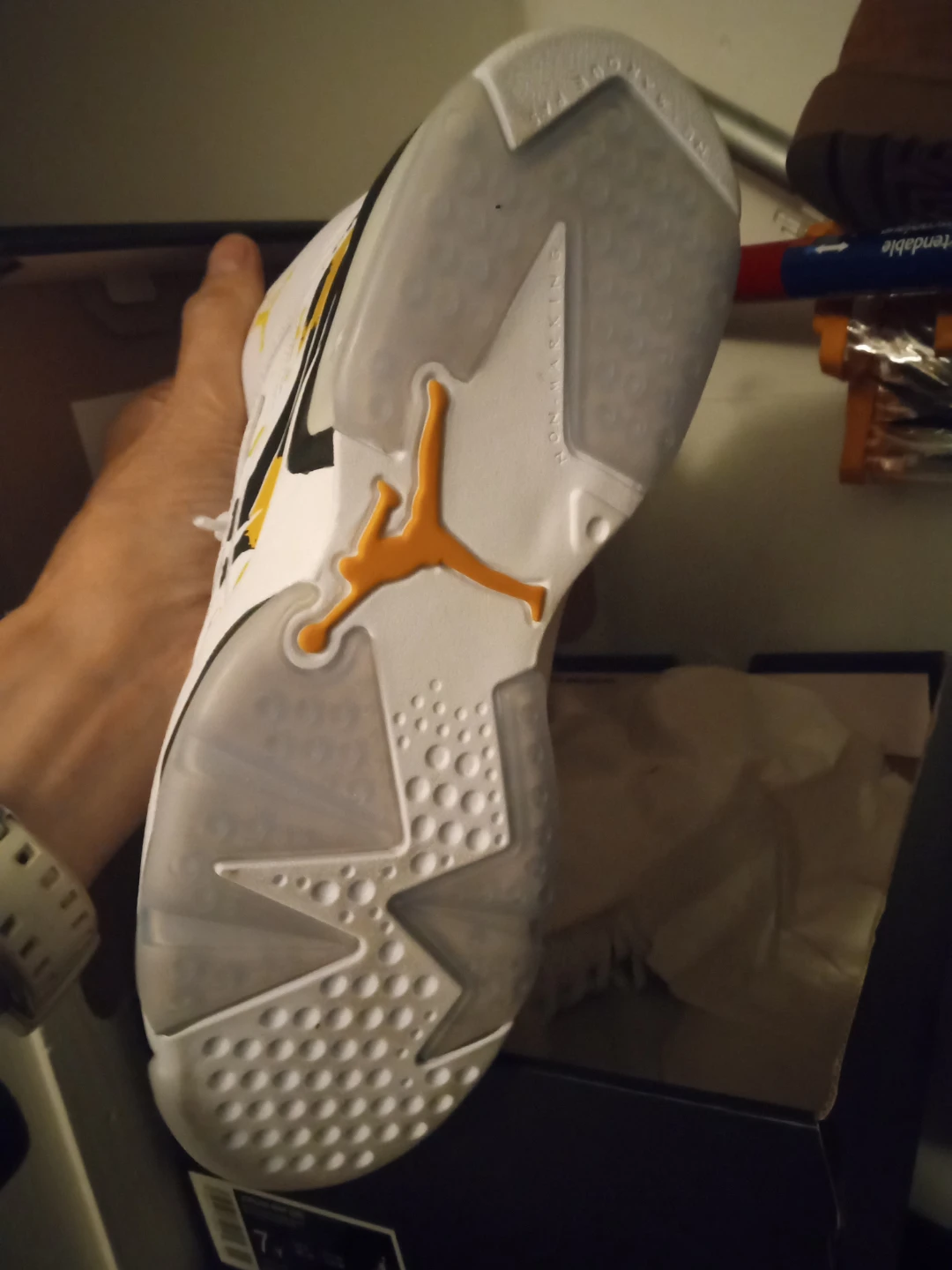 Brand New "Jordan MVP (GS) White/Yellow Ochre Size 7Y - photo 3