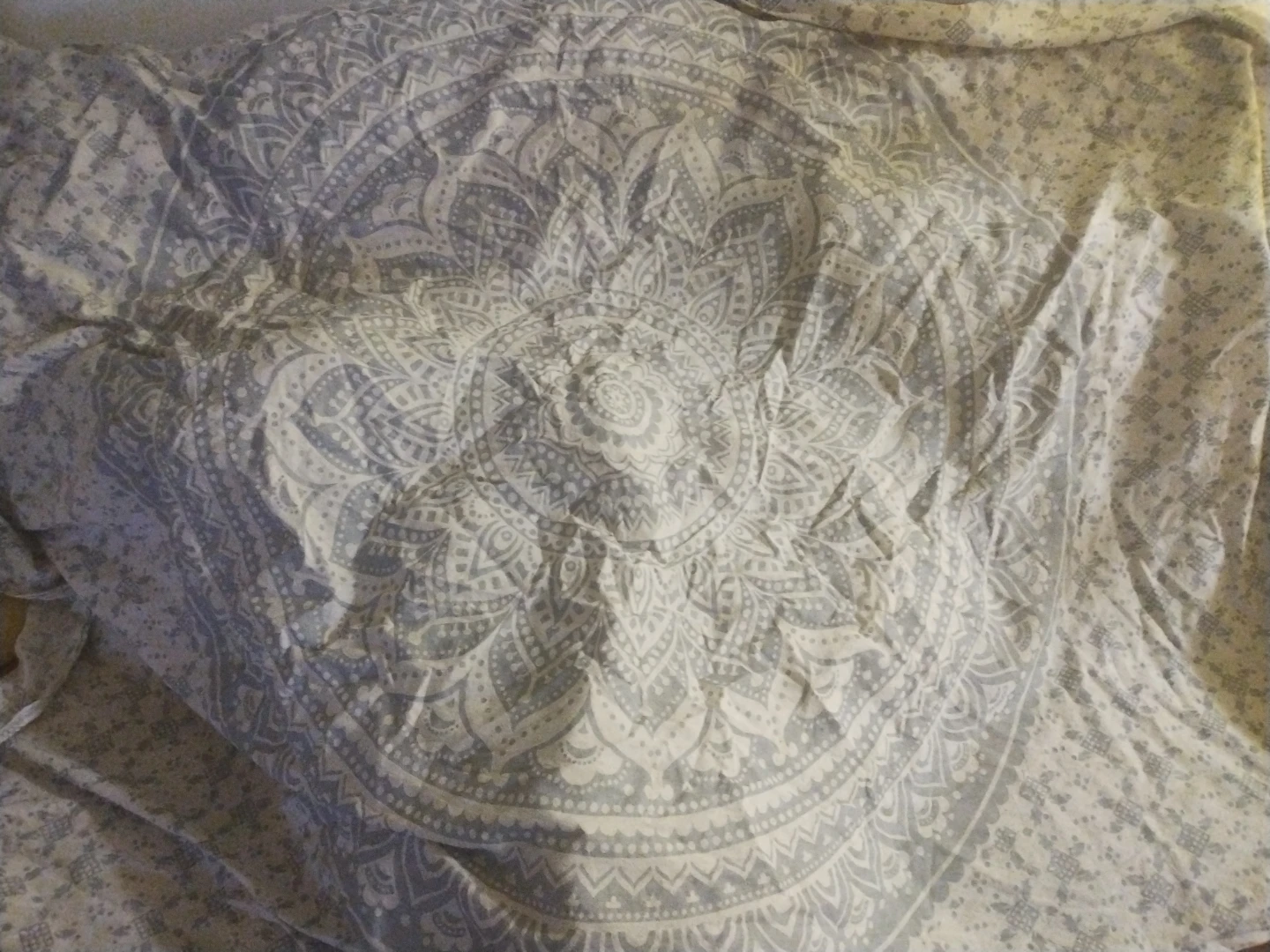 Grey Mandala Tapestry ✨