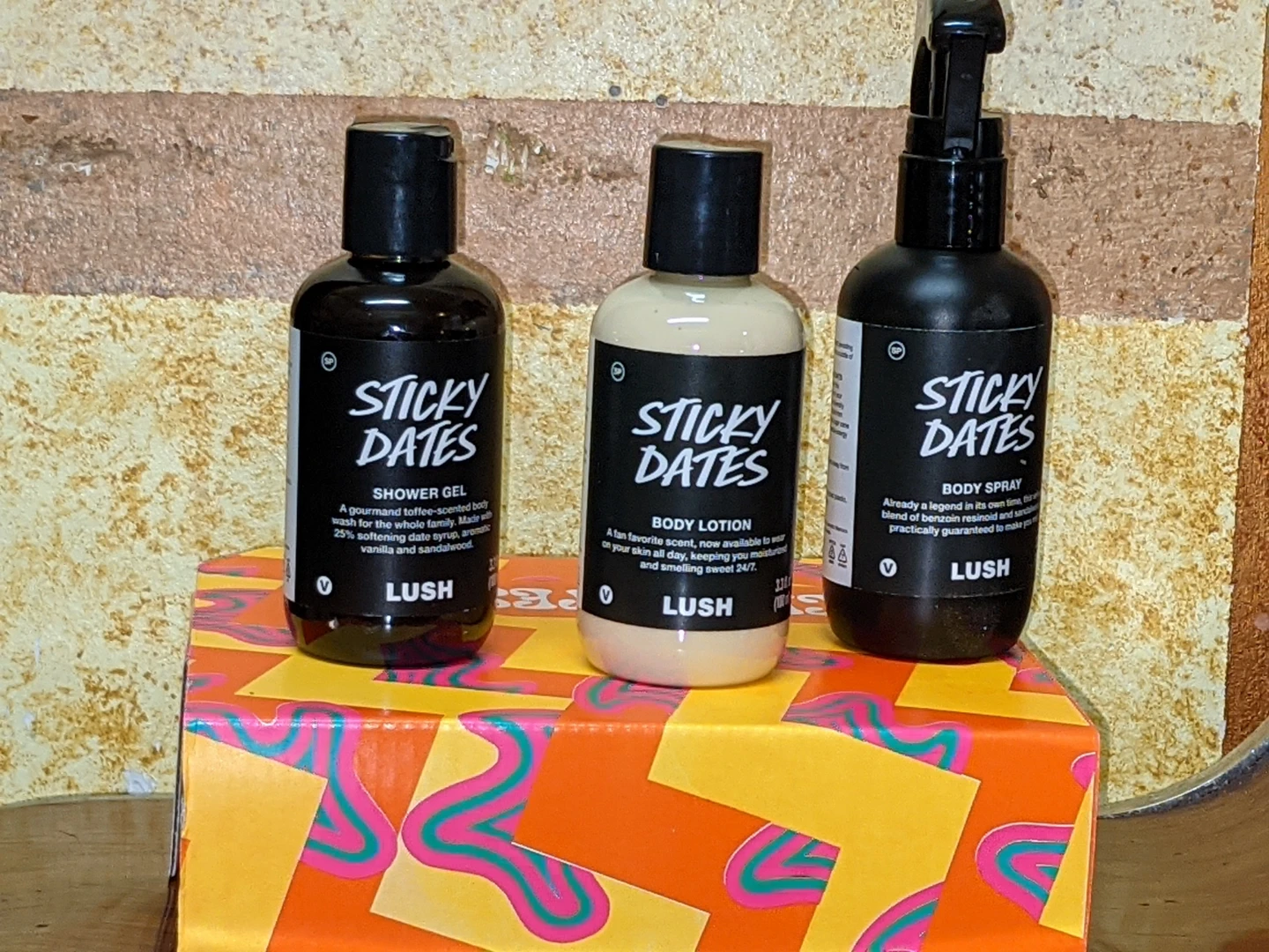 Lush Sticky Dates Set (Shower Gel, Lotion, Body Spray)