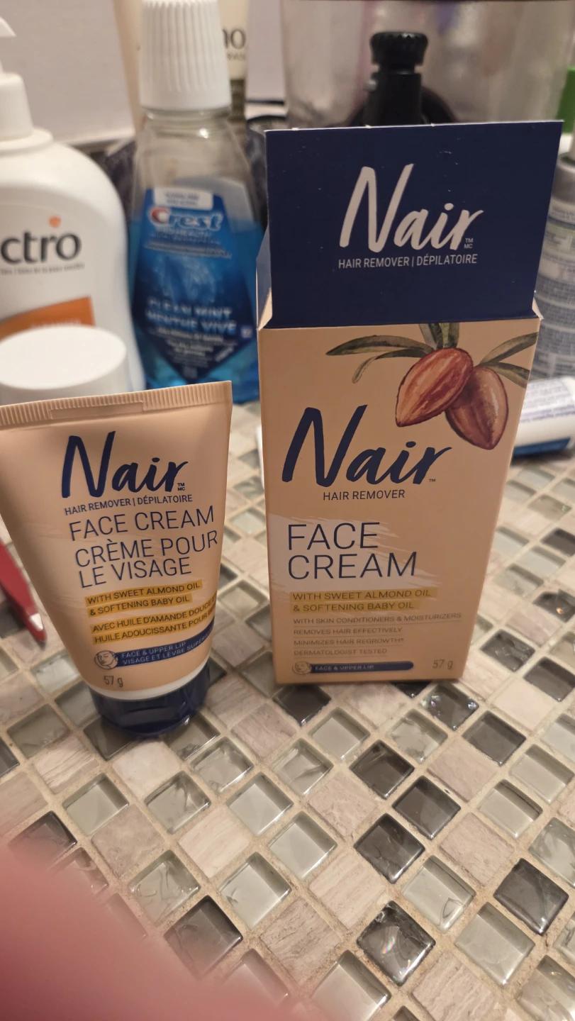 Nair Face Cream with Sweet Almond Oil