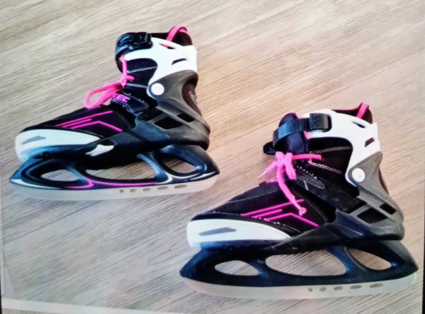 TEC Adjustable Ice Skates - Pink and Black - photo 4