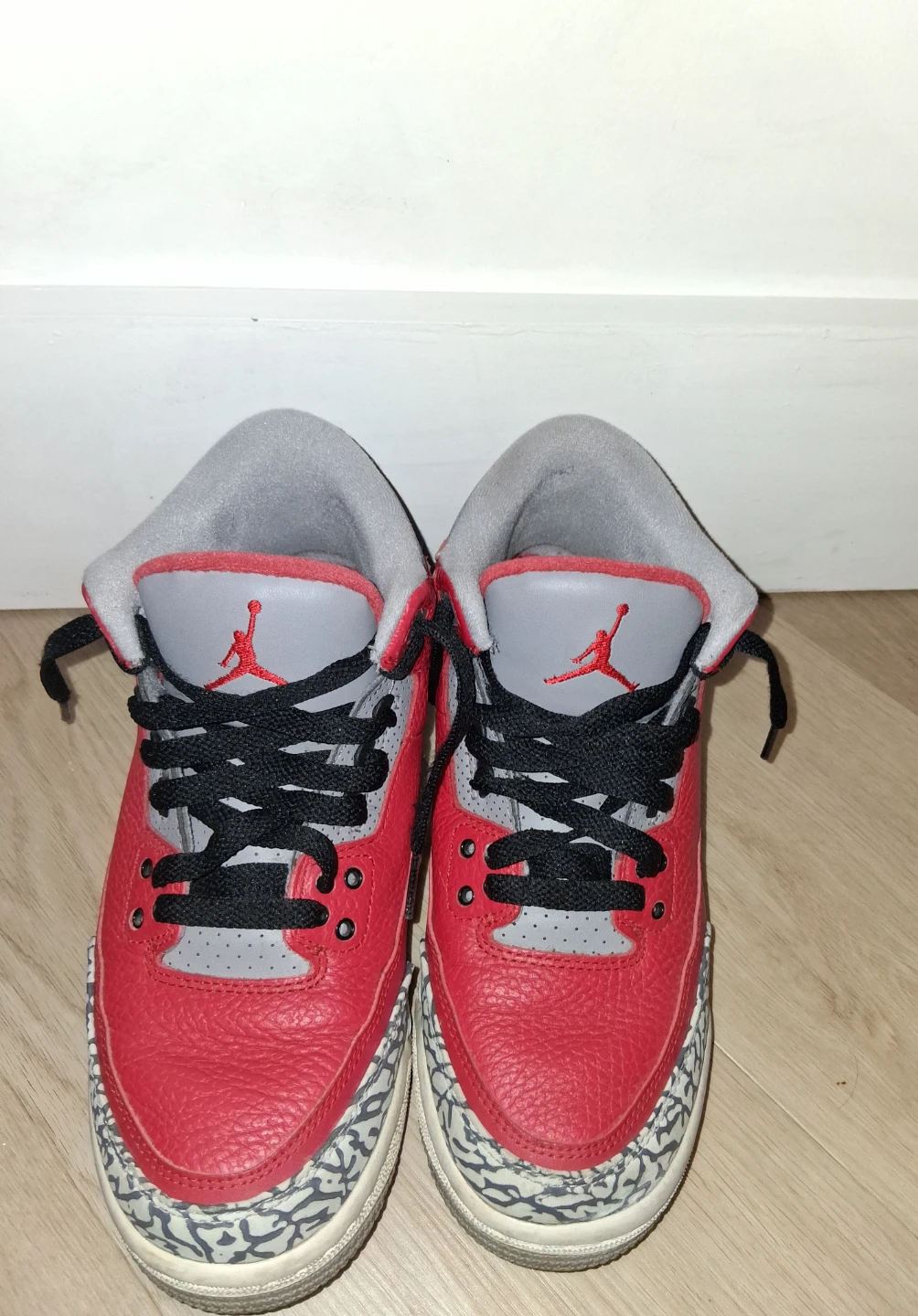 Nike Air Jordan 3 Retro Fire Red Size 6.5Y