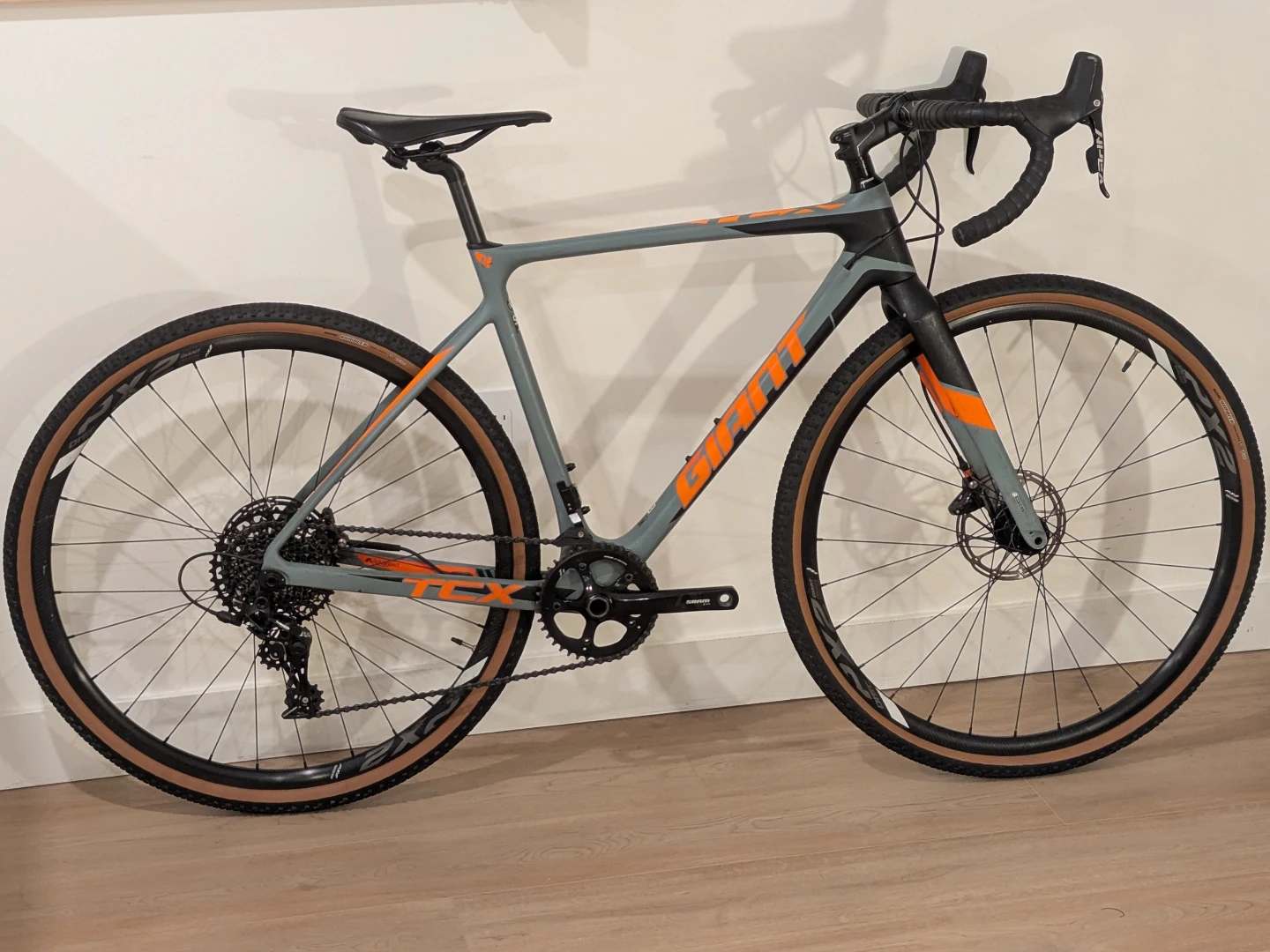 1x11 Carbon Giant TCX Advanced SX Gravel Bike, hydraulic brakes - photo 2