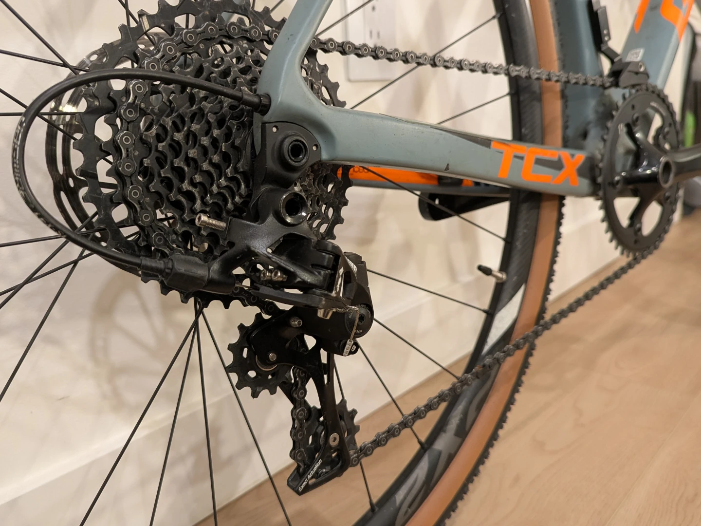 1x11 Carbon Giant TCX Advanced SX Gravel Bike, hydraulic brakes - photo 3