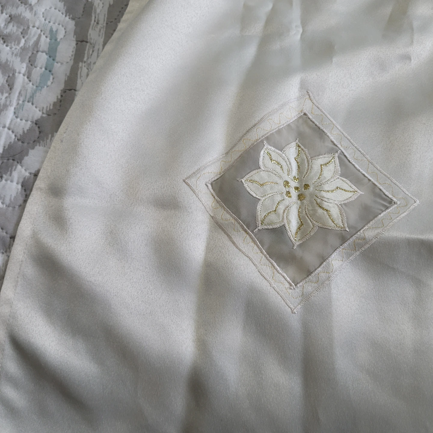 Beautiful Silky Apron - Waist up to 70" - Adult One Size - photo 4