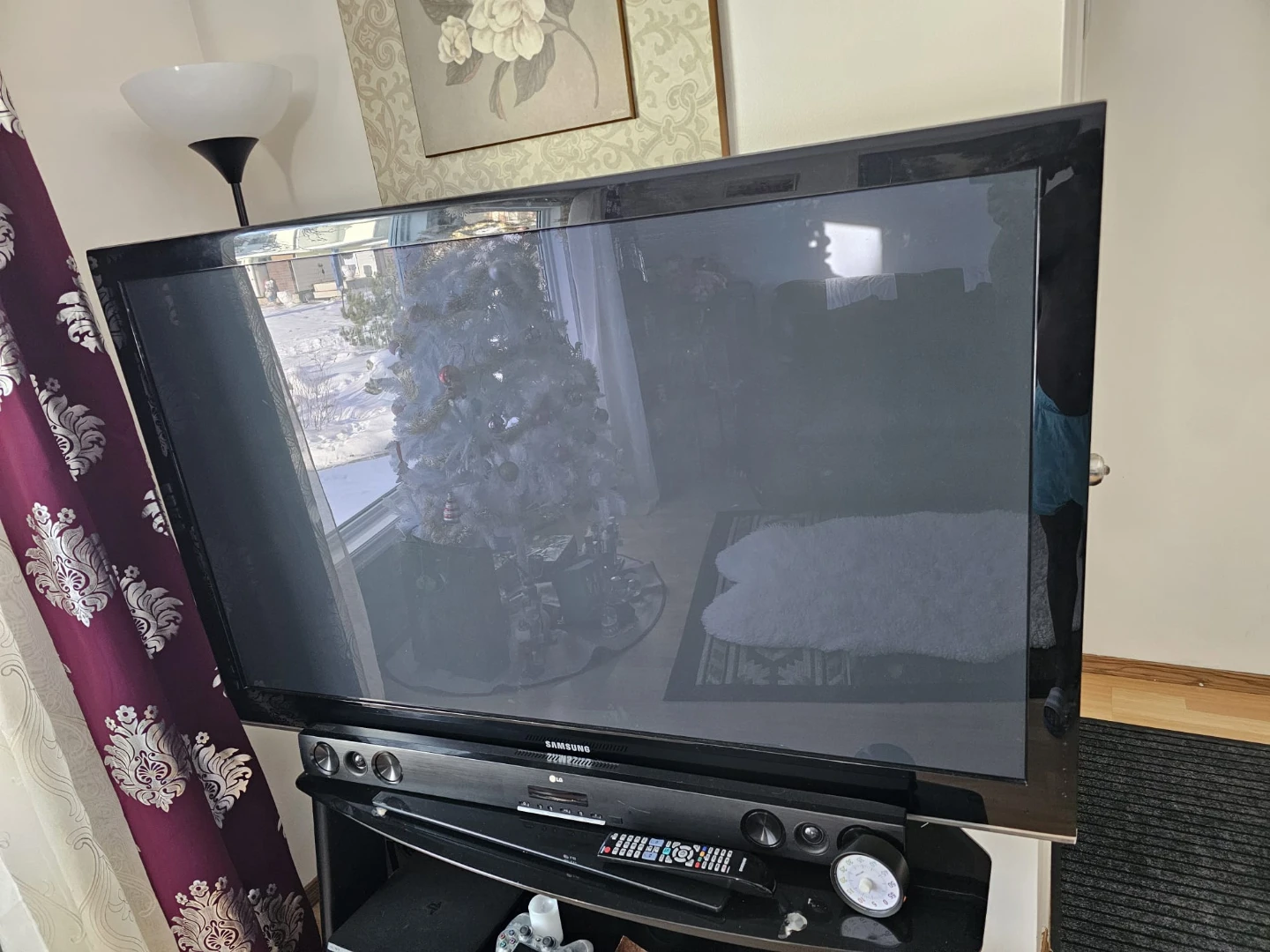 Samsung Flat Screen TV - photo 2