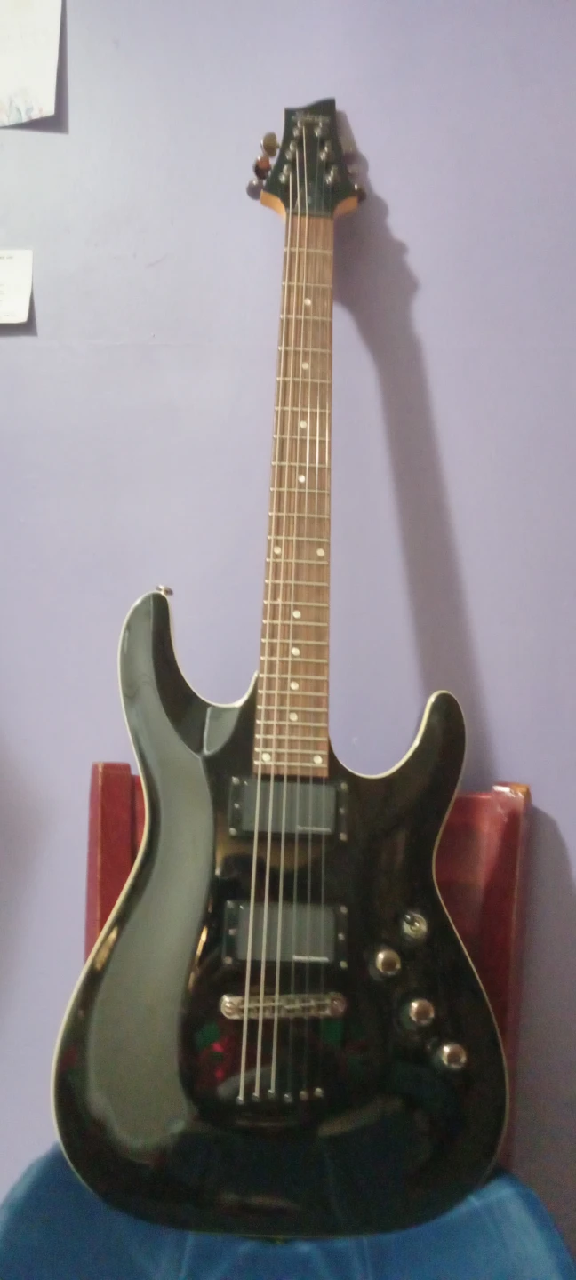 Black Electric Guitar w/ Crossrock Gig Bag - photo 2