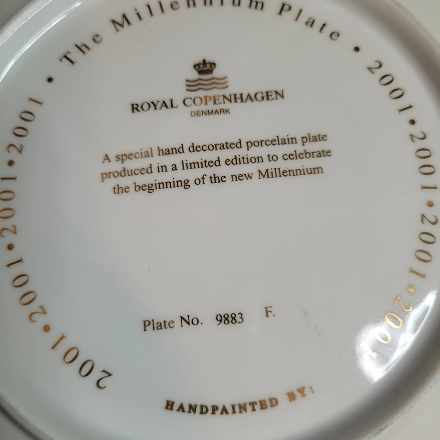 7 1/4" Round 2001 Royal Copenhagen Denmark Millennium - photo 4