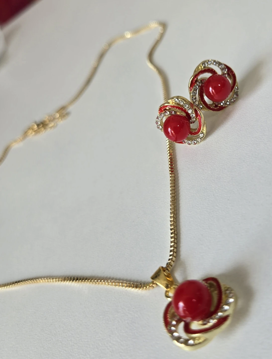 Red Stone Jewelry Set (Necklace & Earrings) - photo 2
