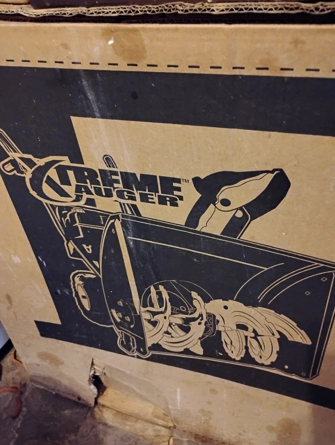 Cub Cadet 26-inch Snow Blower - Like New! - photo 3