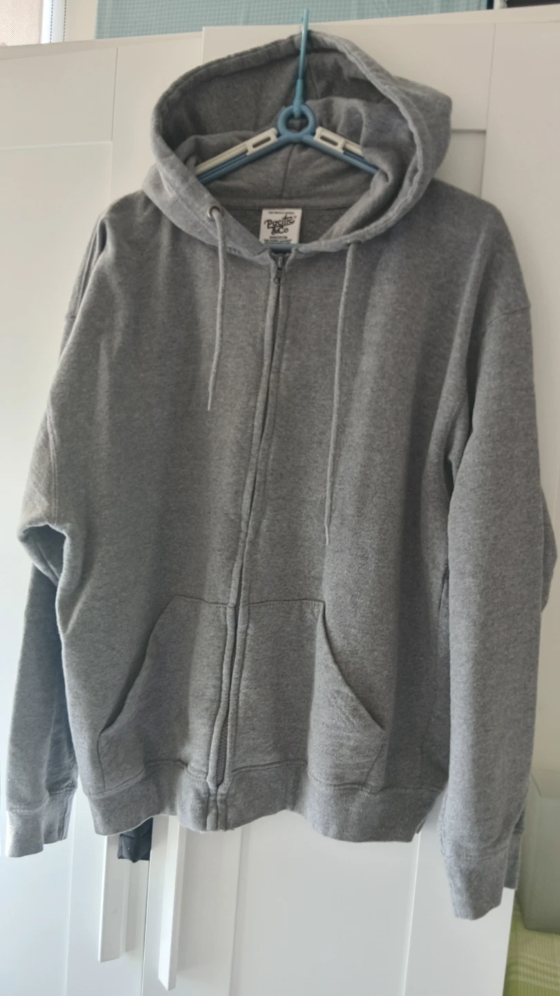 Pacific & Co Grey Zip-Up Hoodie - Medium