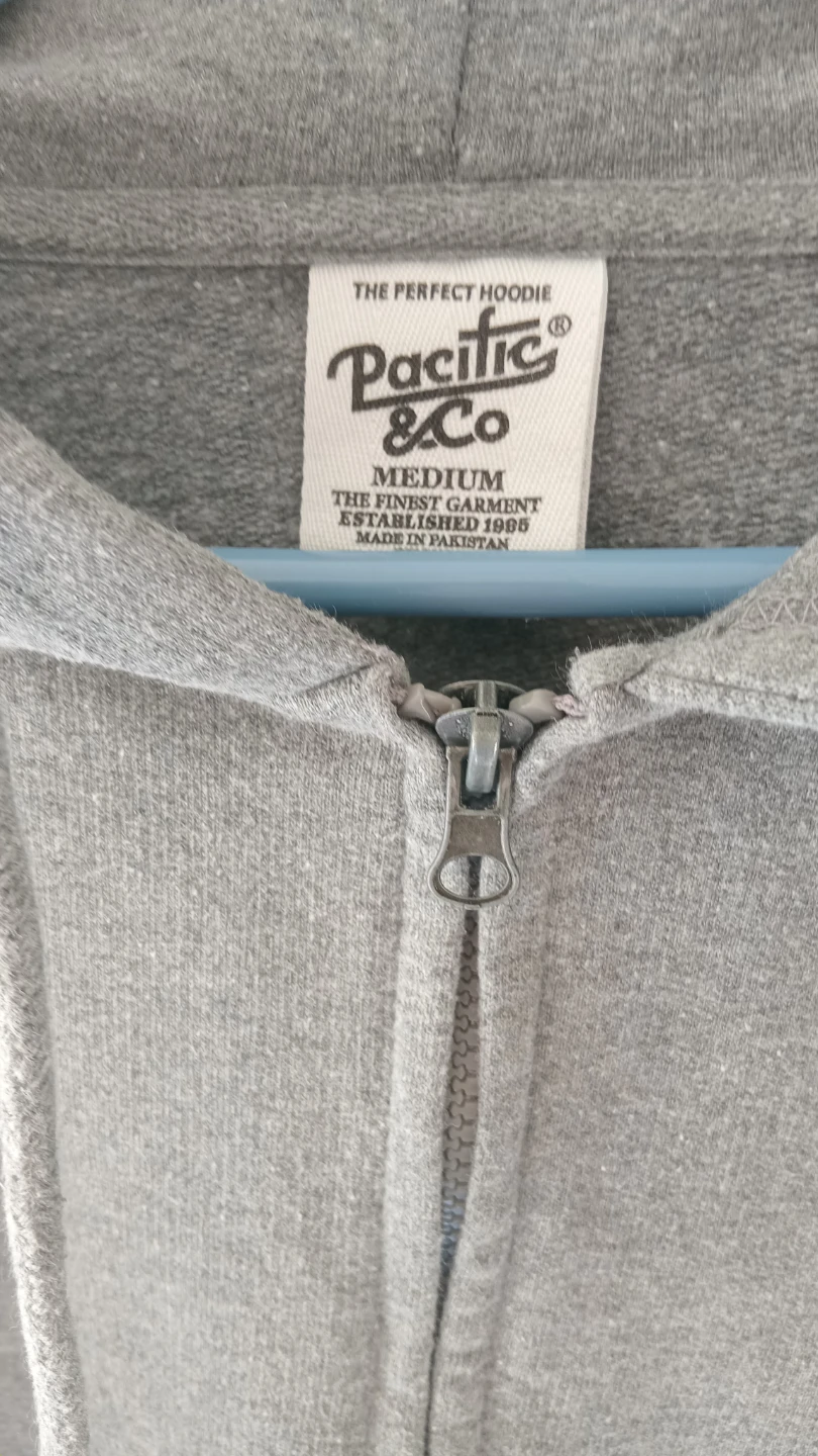 Pacific & Co Grey Zip-Up Hoodie - Medium - photo 2