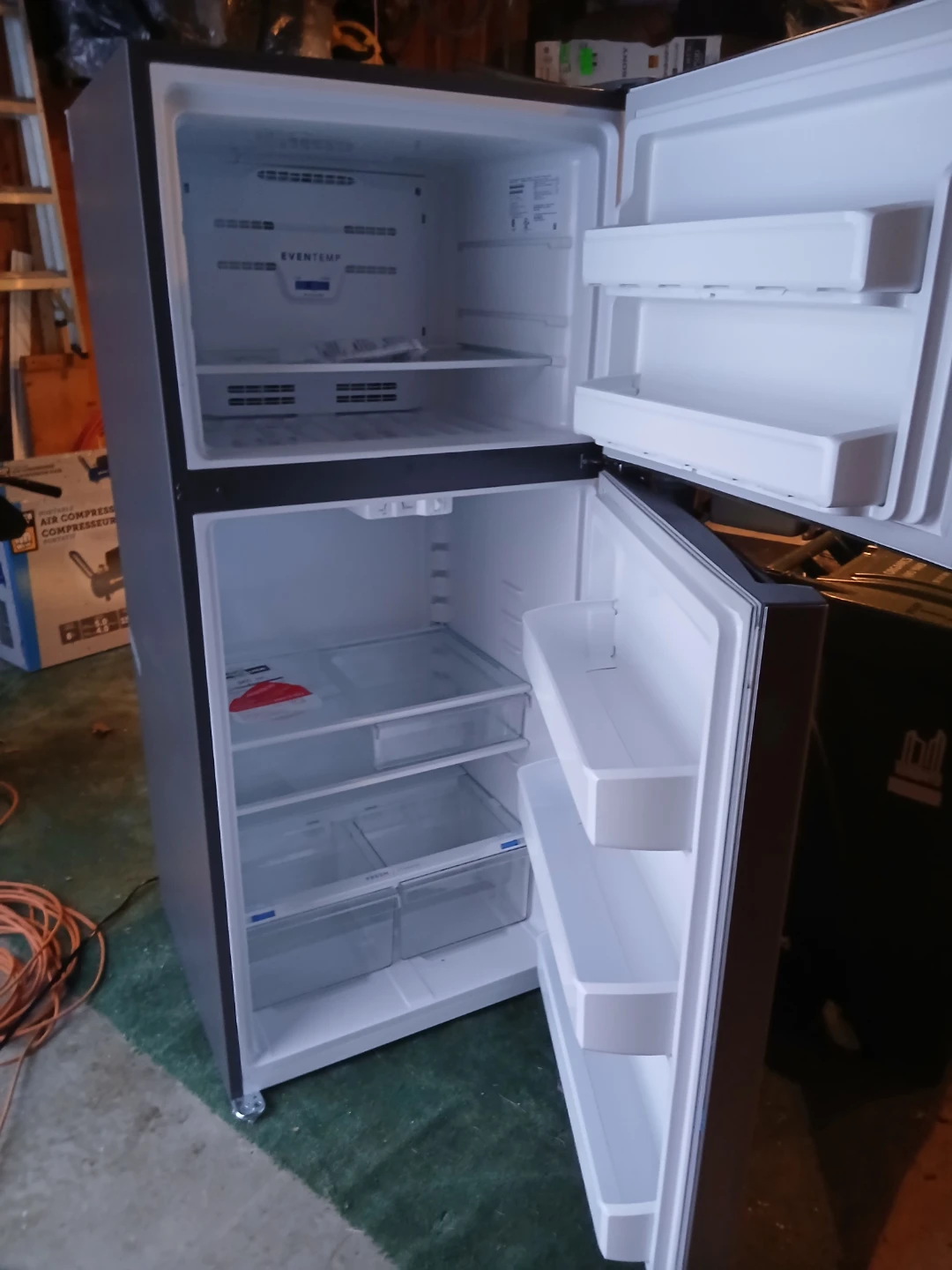 Frigidaire Top Freezer Refrigerator - photo 2