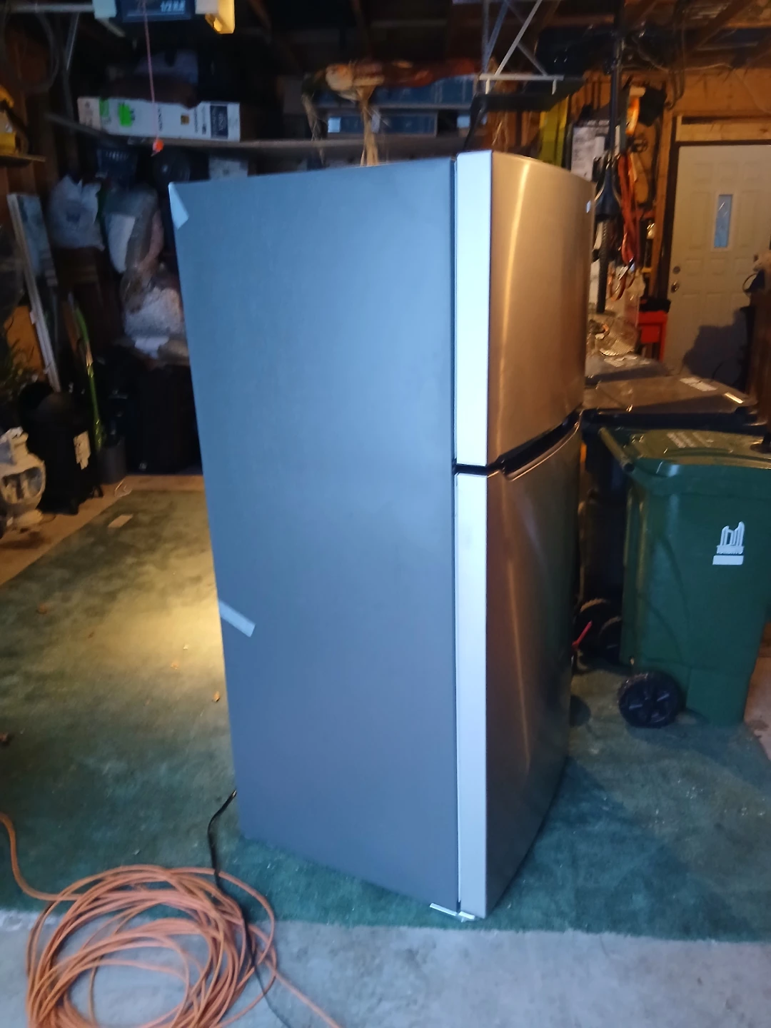 Frigidaire Top Freezer Refrigerator - photo 4