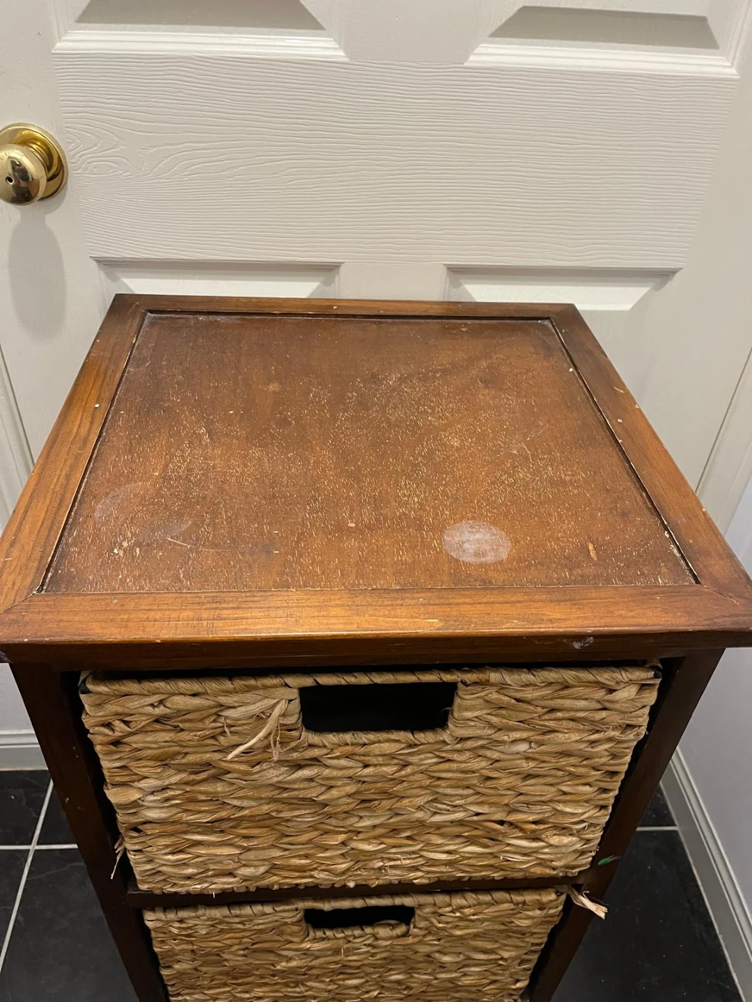 Wooden end table/ Storage unit with Wicker Baskets