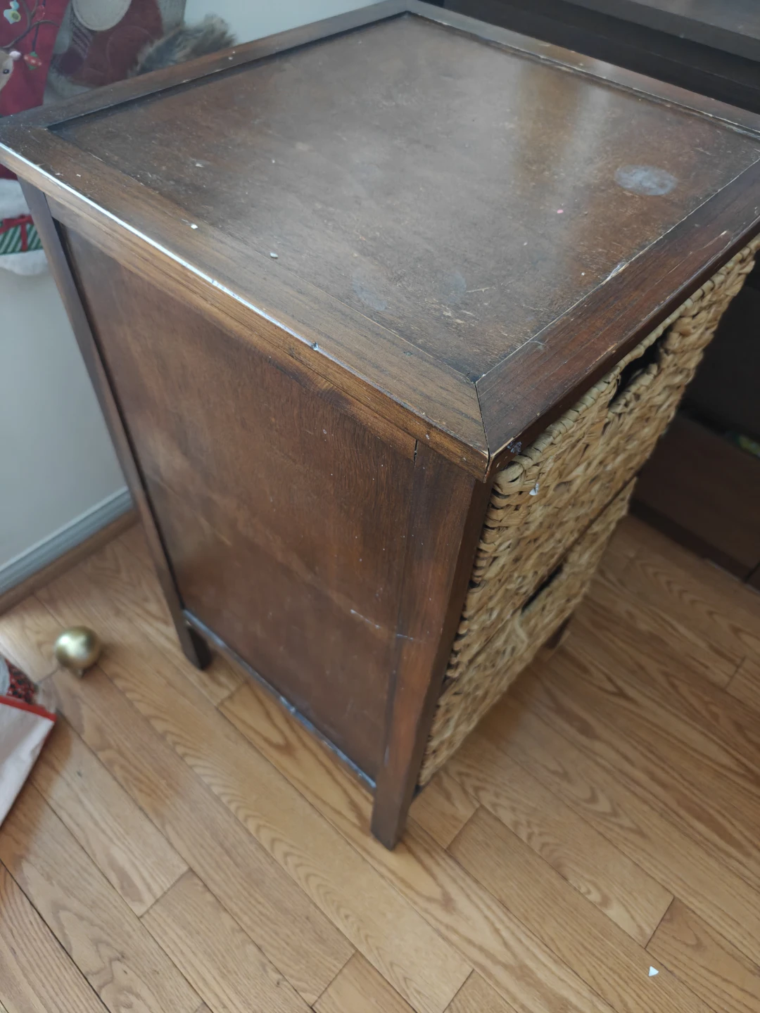 Wooden end table/ Storage unit with Wicker Baskets - photo 4