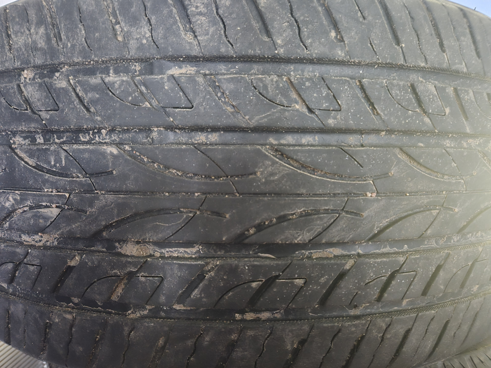Set of 4 Tires - 225/40R18 - photo 2