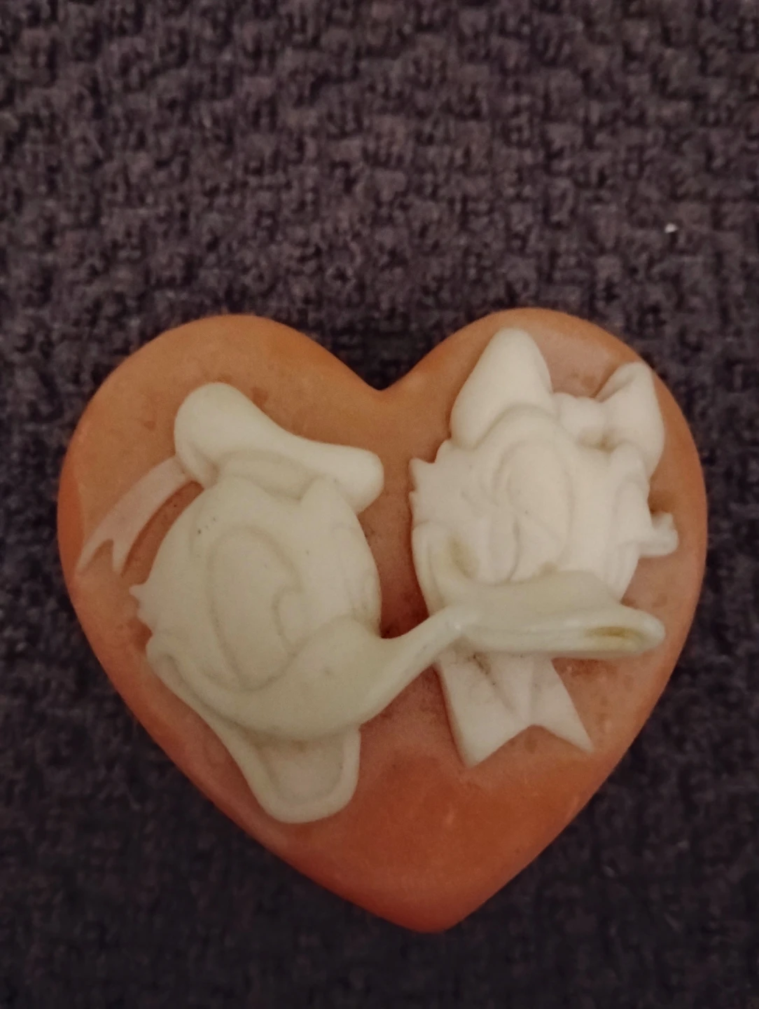 VINTAGE!! DONALD & DAISY PINK STONE HEART TRINKET BOX