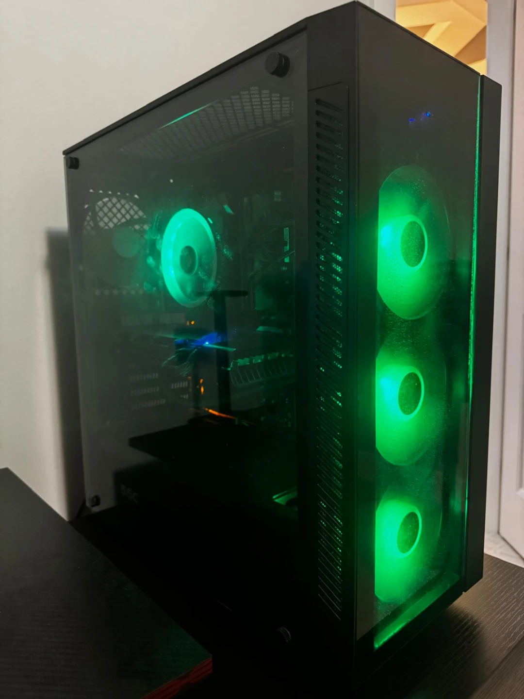 Gaming PC – i7-7700 | RX 5700 XT | 32GB RAM | 4TB + SSD