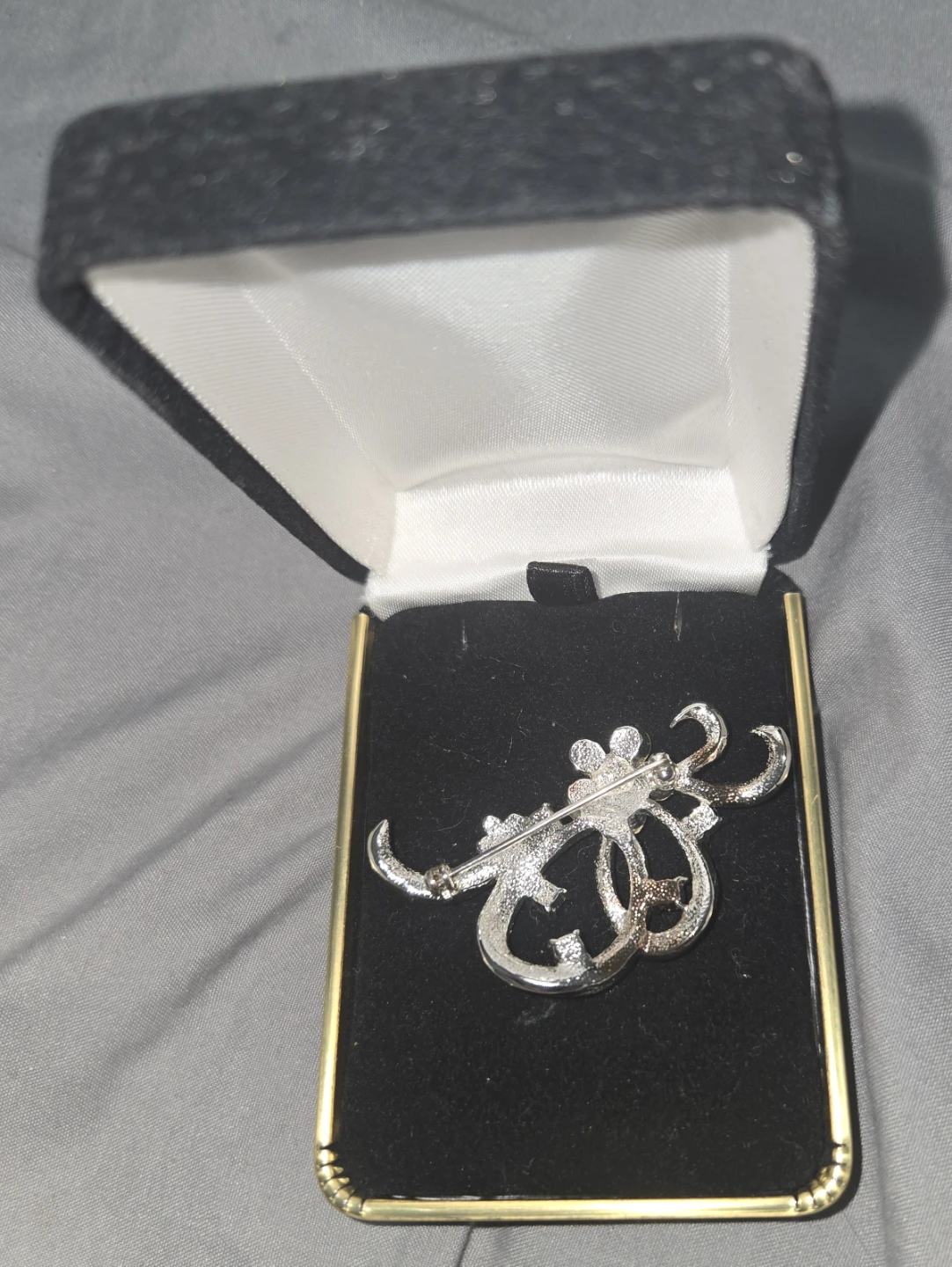 Rhinestone Brooch in Jewellery Box - photo 2