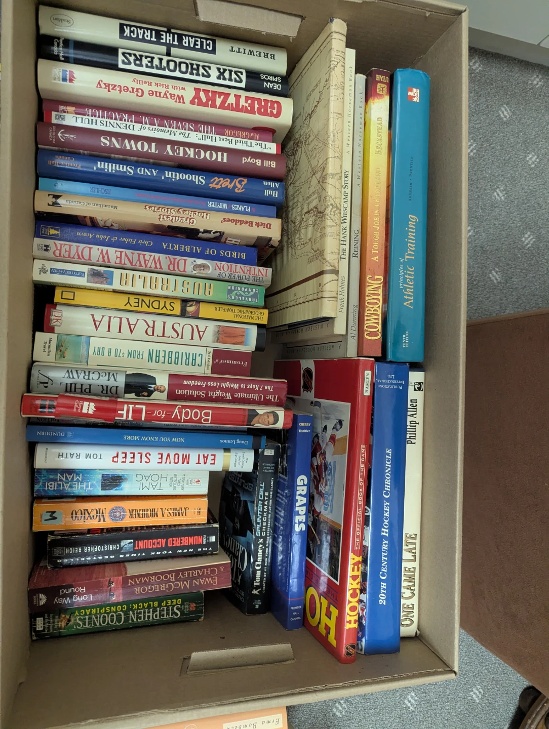 Box of Hockey, Australia & Assorted Books