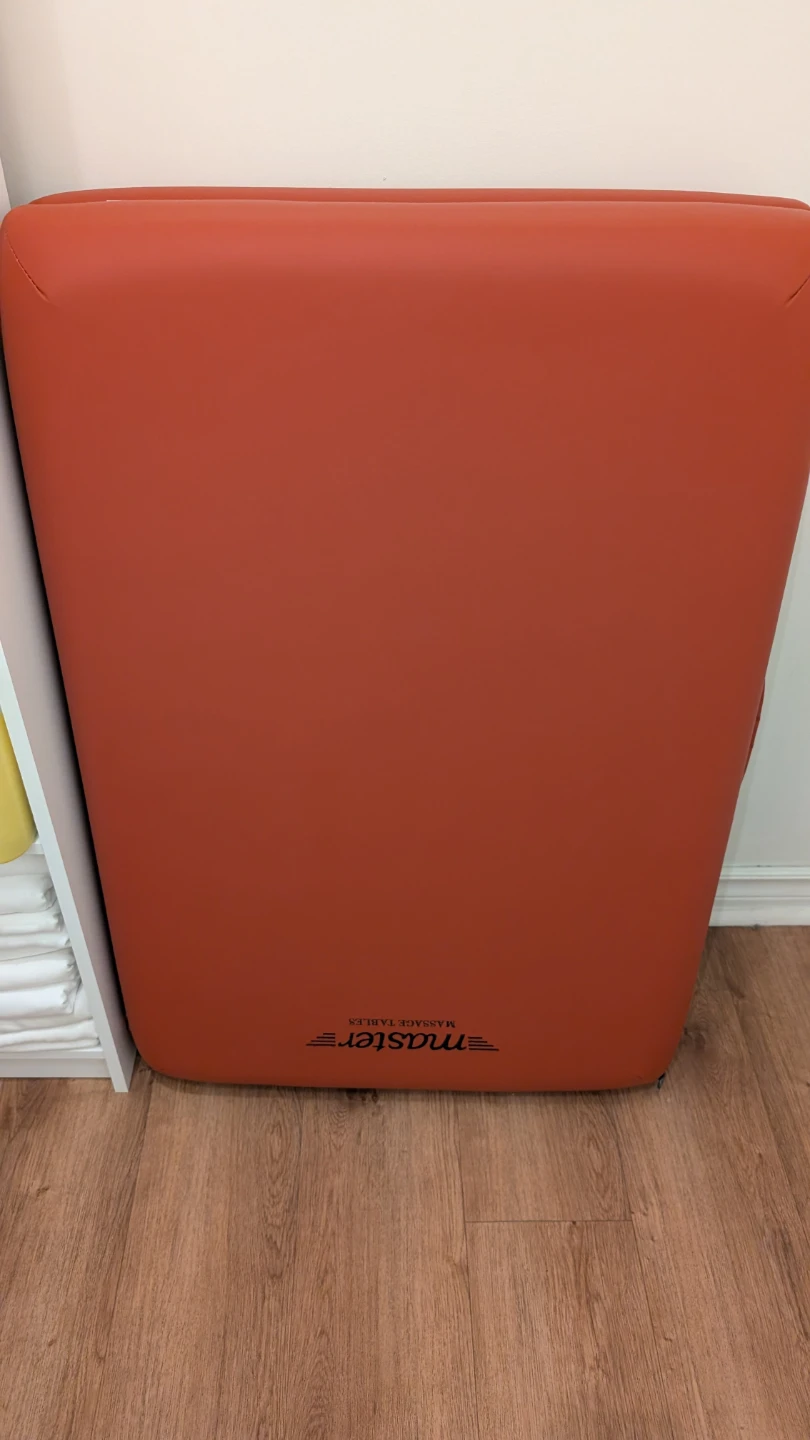 Mint Condition Portable Massage Table (Professional, 25″ Wide) - photo 2