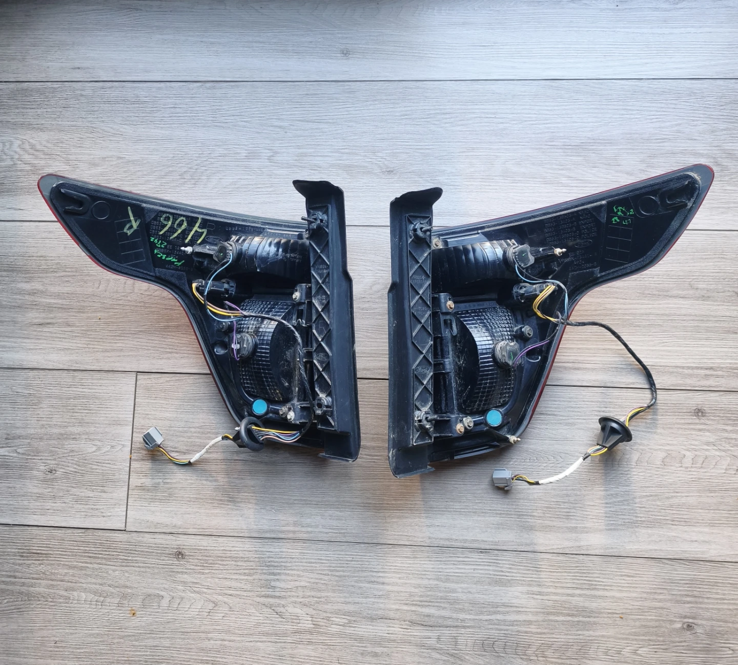 2011-2015 Ford Explorer Tail Lights - Pair - photo 2
