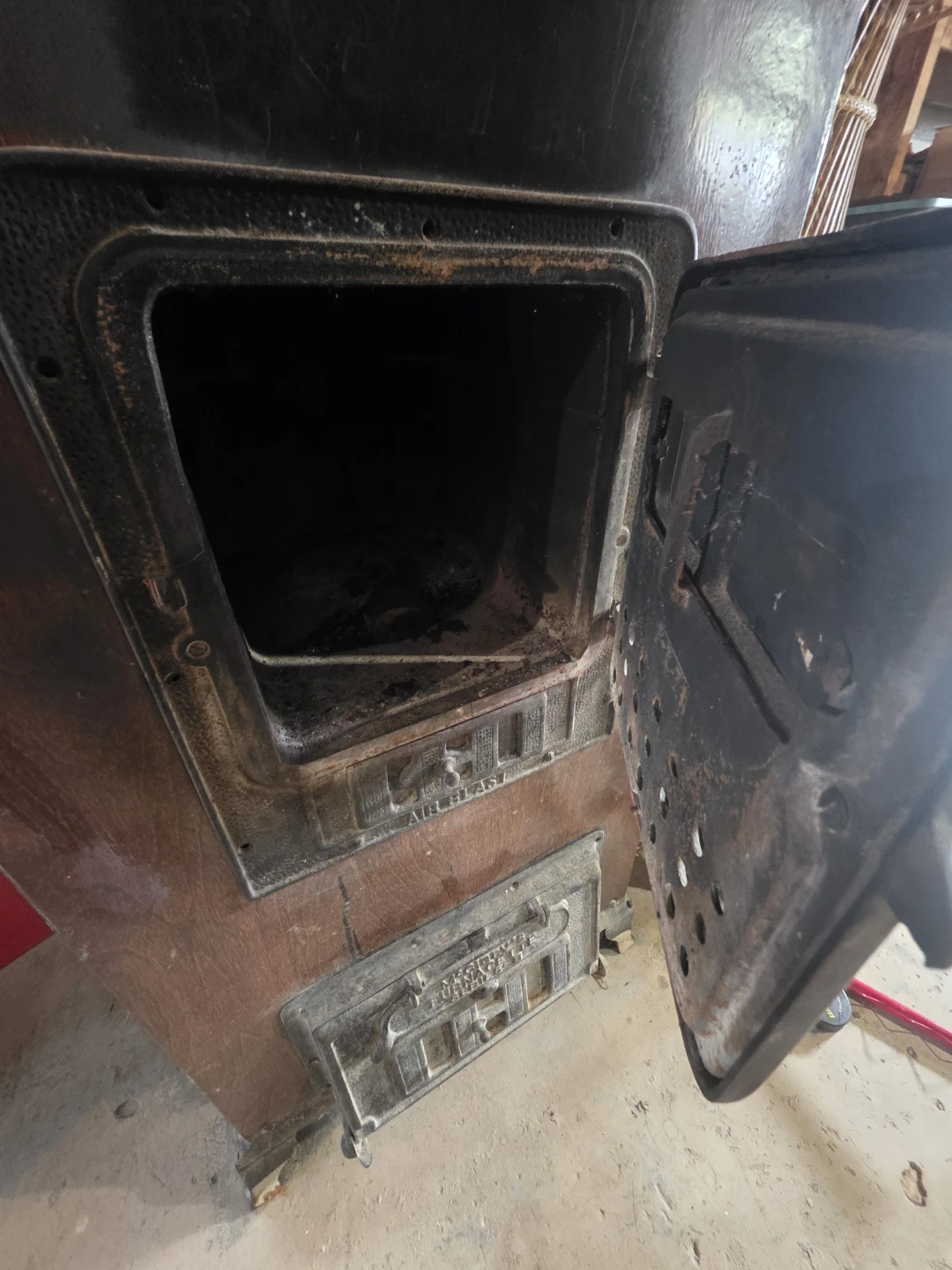 Vintage McClary-Warette Series 11 Furnace - photo 5