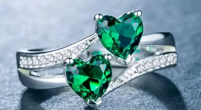 Emerald Heart Ring