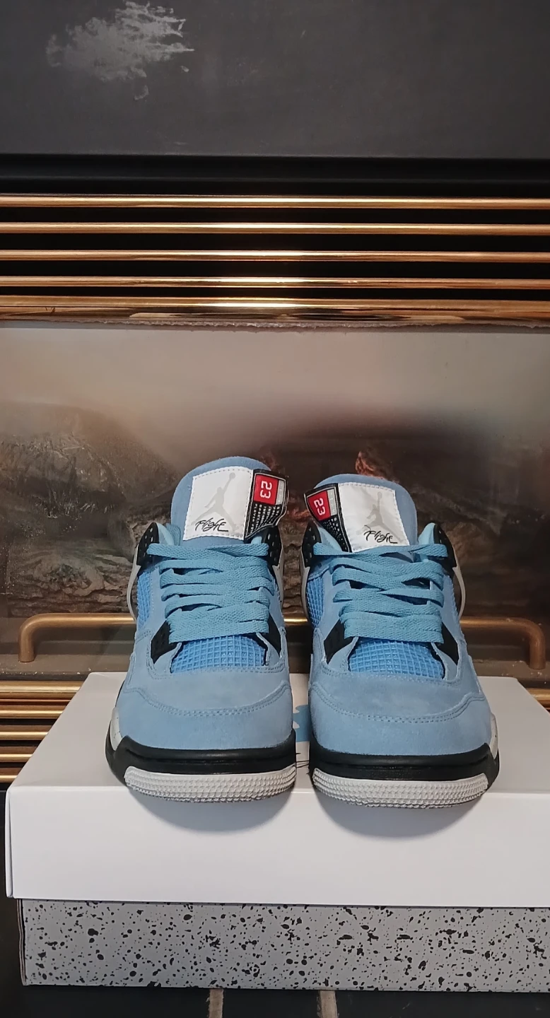 Nike Air Jordan 4 Retro University Blue - Size 10.5