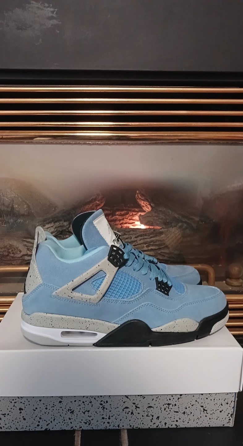 Nike Air Jordan 4 Retro University Blue - Size 10.5 - photo 2