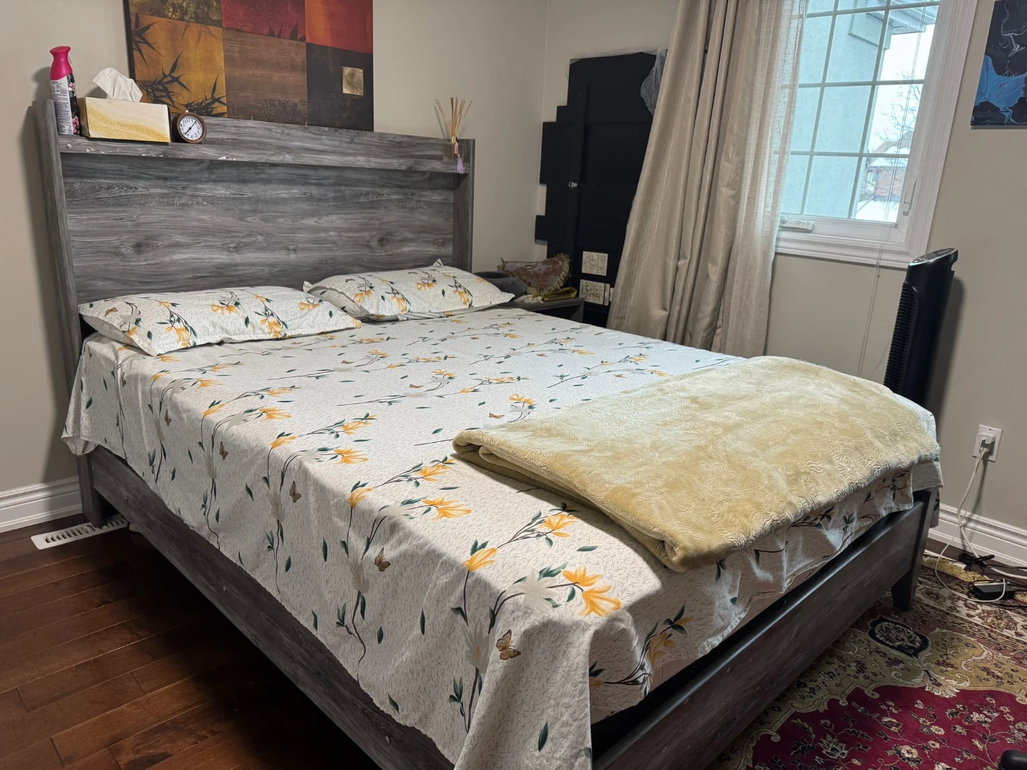 Queen Bedroom Set: Bed, Dresser, Nightstand - Grey Wood Grain